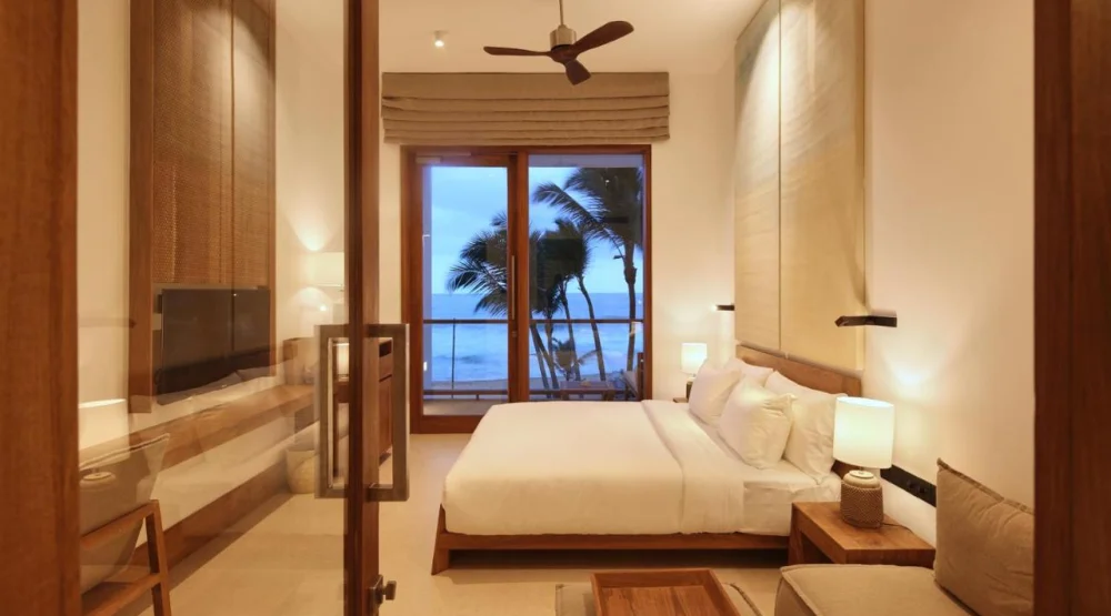 Deluxe Double Room with Sea View at Riff Hikkaduwa