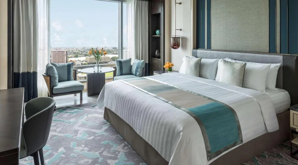 Deluxe Lake View King at Shangri-La Colombo