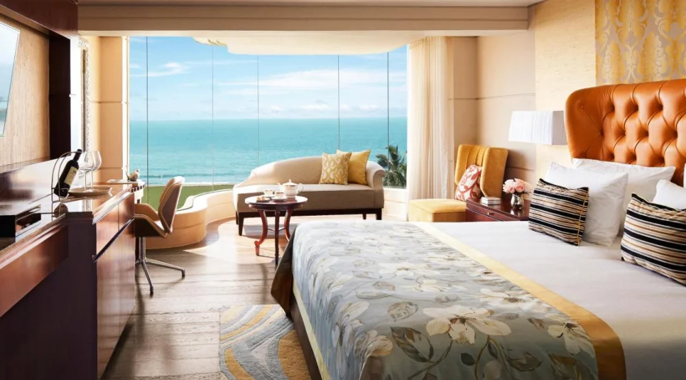 Grand Luxury One Bed Room Suite at Taj Samudra