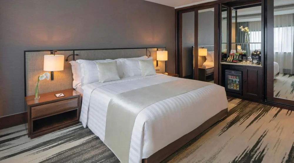 Deluxe Junior Suite Red Level at Gran Melia Jakarta