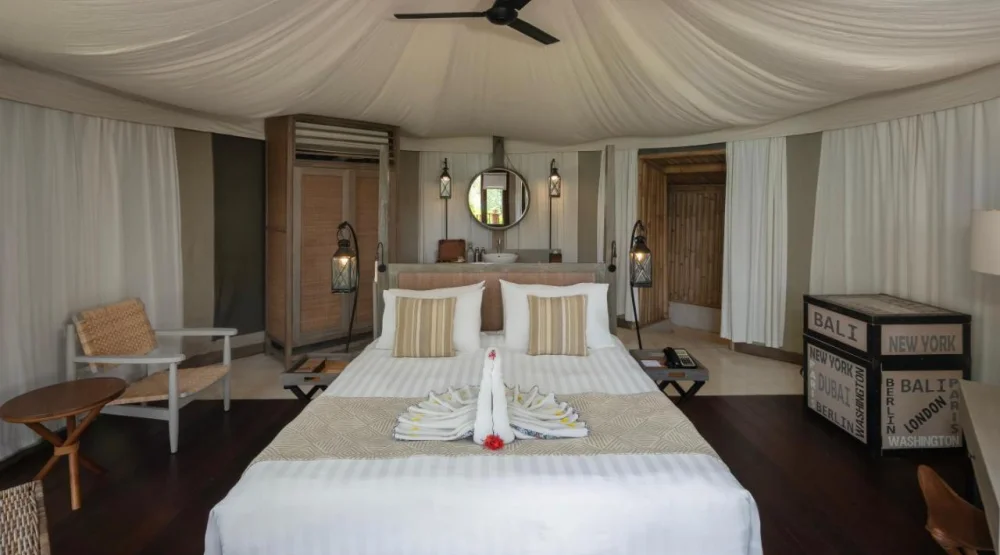 Beach Luxury Tent Deluxe at Menjangan Dynasty Resort