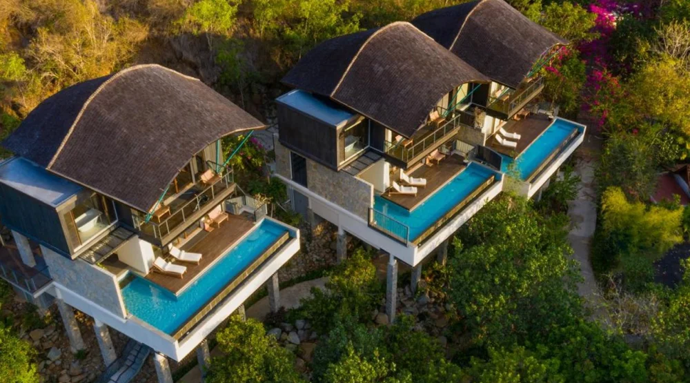 Founder's Home At Hanging Pool Residence at Plataran Komodo Resort & Spa