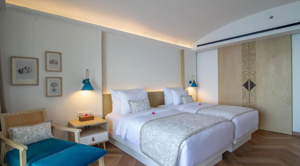 Deluxe Twin Room with Ocean View at Royal Avila Boutique Resort