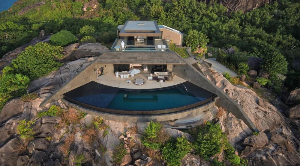 Four Bedroom Residence - Ocean Sounds at Six Senses Zil Pasyon