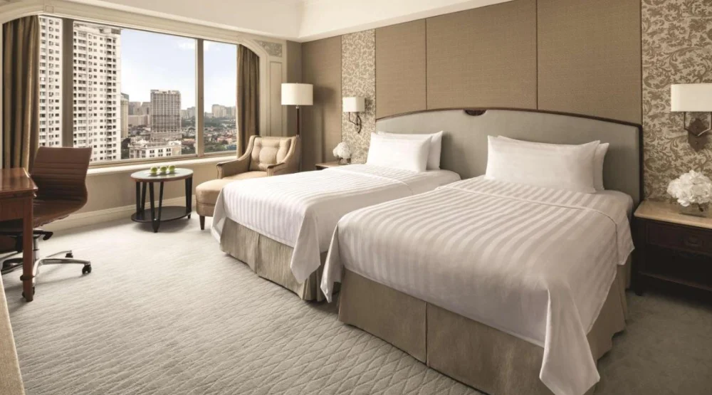 Horizon Club Twin Room at Shangri-La Jakarta