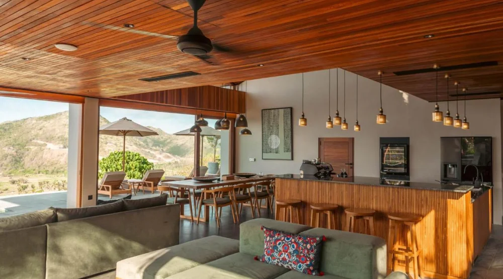 Five Bedroom Villa Nabu with Sea View at Tampah Hills