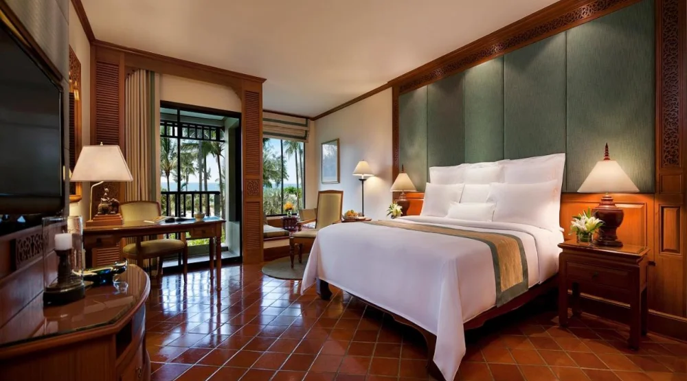 Deluxe Garden Sea, Guest Room, One King, Partial Sea View at JW Marriott Phuket Resort & Spa
