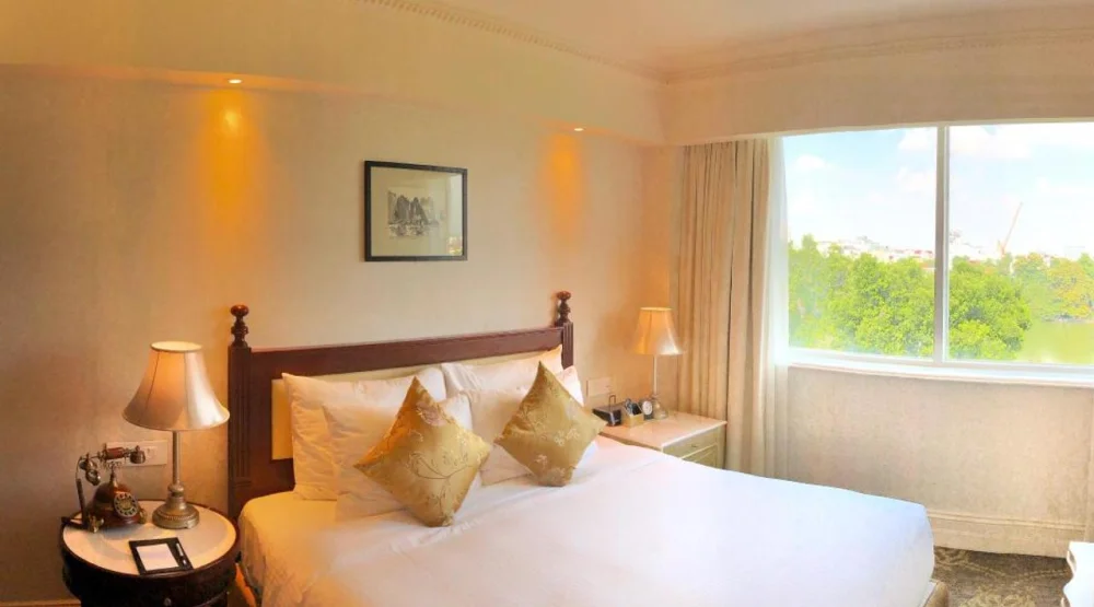 Junior Suite - Gallery One King Bed at Apricot Hotel Hanoi