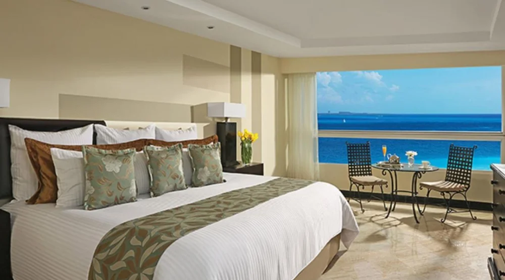 Deluxe Ocean Front at Dreams Sands Cancun Resort & Spa