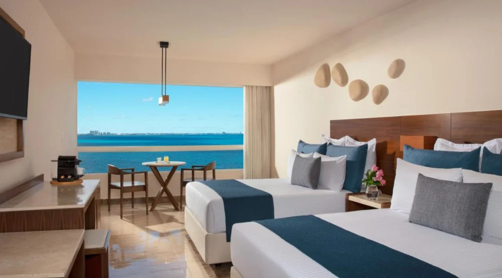 Preferred Club Premium Double Ocean Front at Dreams Sands Cancun Resort & Spa
