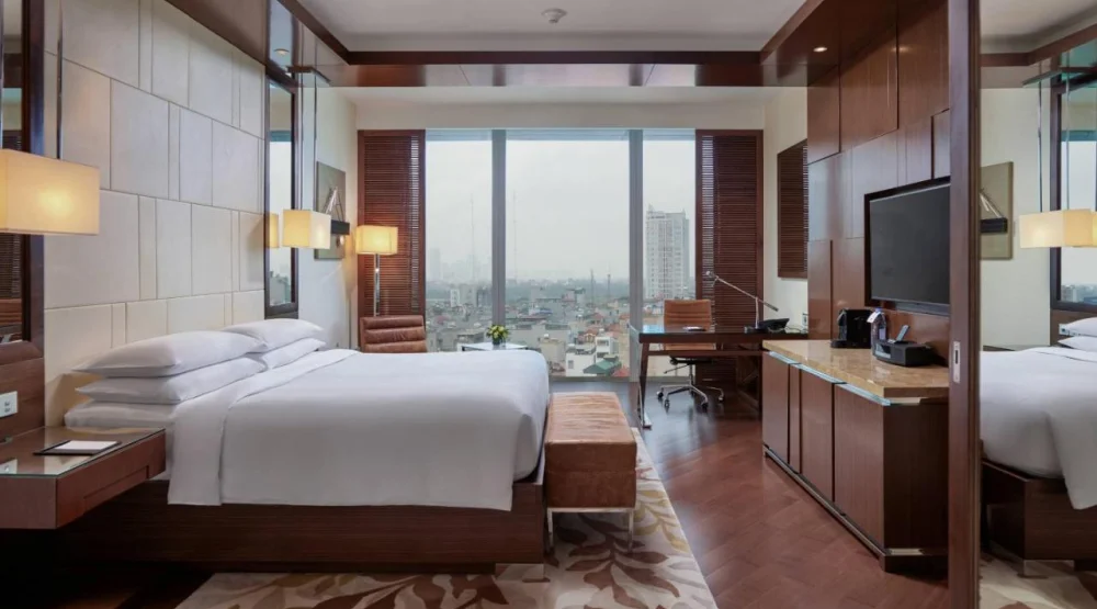 Deluxe King, Guest Room, One King at JW Marriott Hotel Hanoi