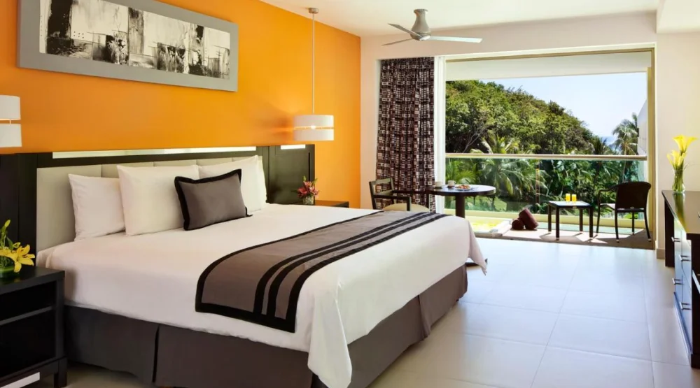 Deluxe Tropical View with Hot Tub at Dreams Huatulco Resort & Spa