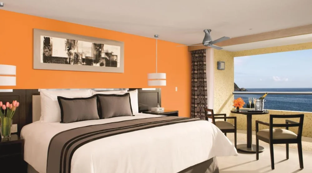 Preferred Club Deluxe Ocean Front at Dreams Huatulco Resort & Spa