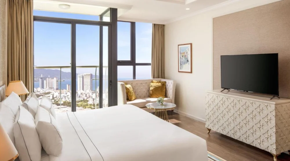 Deluxe Room with Balcony at Melia Vinpearl Danang Riverfront