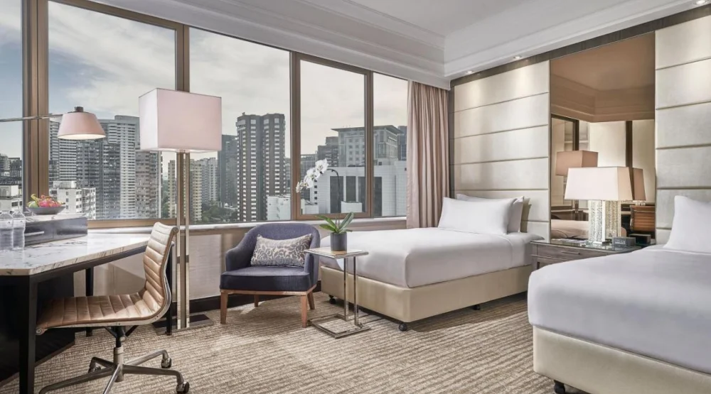 Deluxe Twin Room at Singapore Marriott Tang Plaza