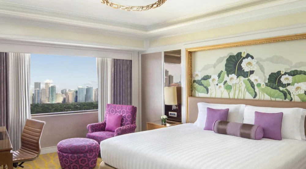 Club Premier King Room at Dusit Thani Manila