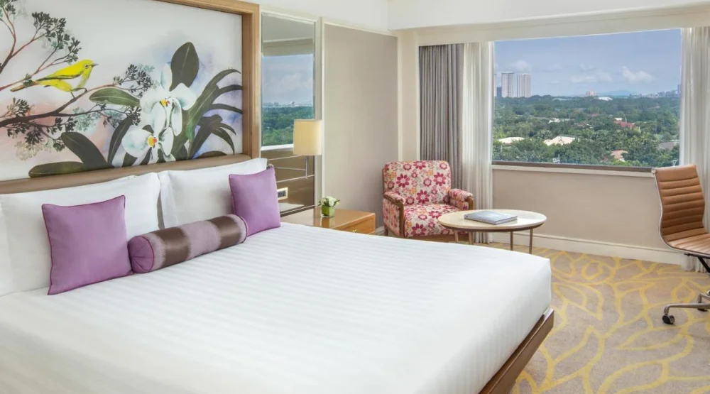 Dusit King Room at Dusit Thani Manila