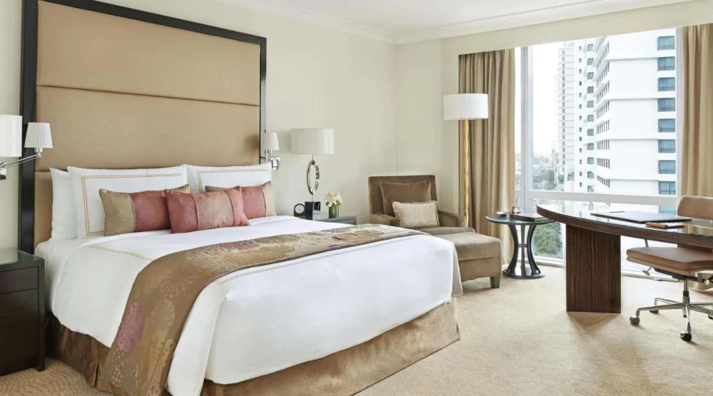 Fairmont Gold King Bed Room at Fairmont Makati