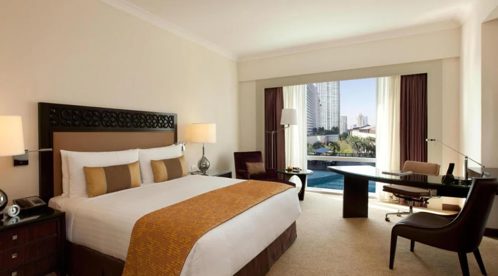 Deluxe King Room - Pool View at Fairmont Makati