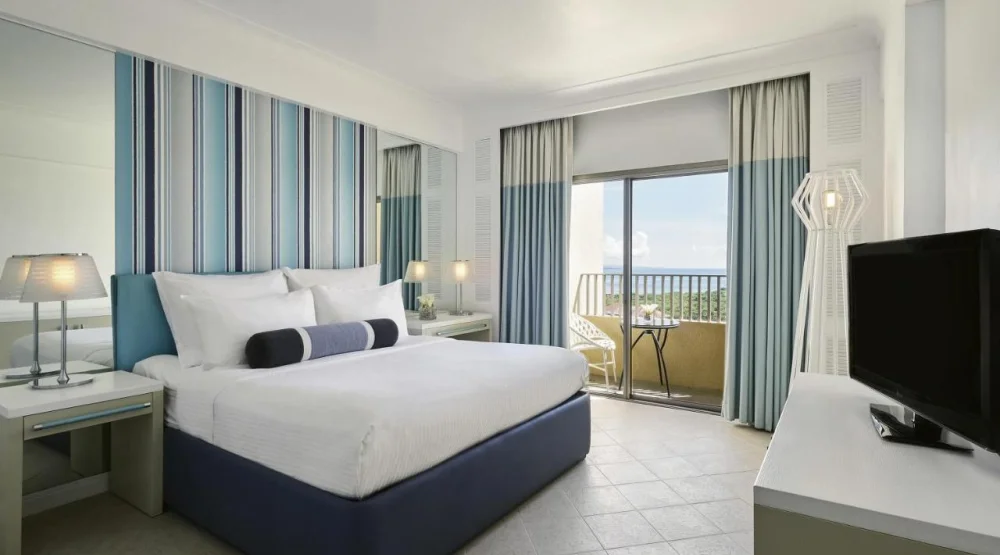 Deluxe King Room with Sea View at Movenpick Hotel Mactan Island Cebu