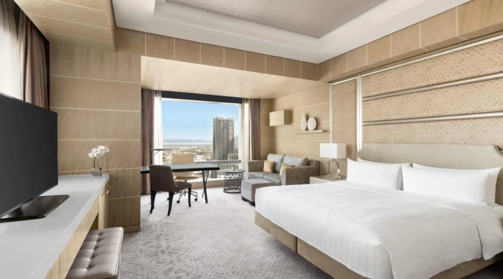 Horizon Deluxe King at Shangri-La The Fort Manila