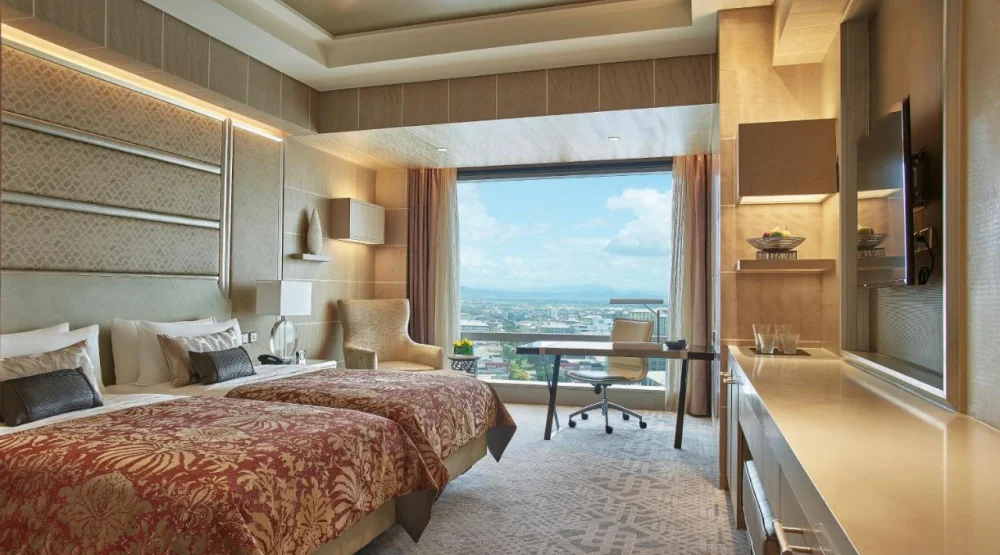 Deluxe Twin at Shangri-La The Fort Manila