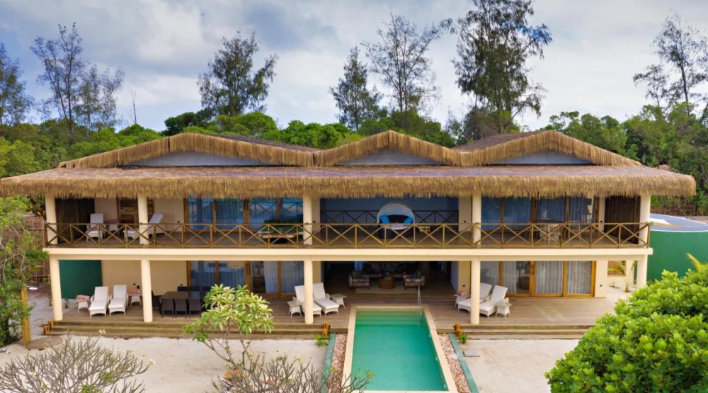 Three Bedroom Sultan Palace with Private Pool at Bawe Island