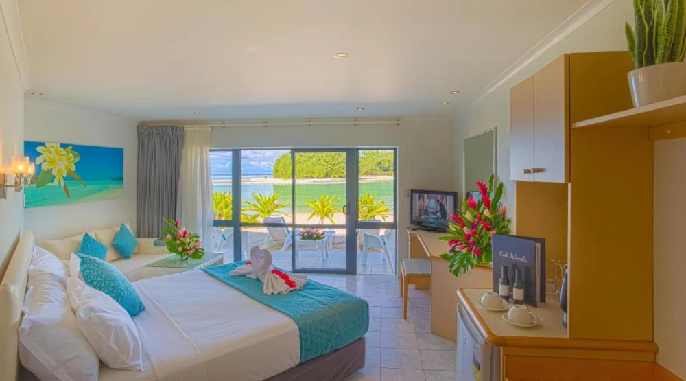 Deluxe Beachfront Double Room at Muri Beach Club