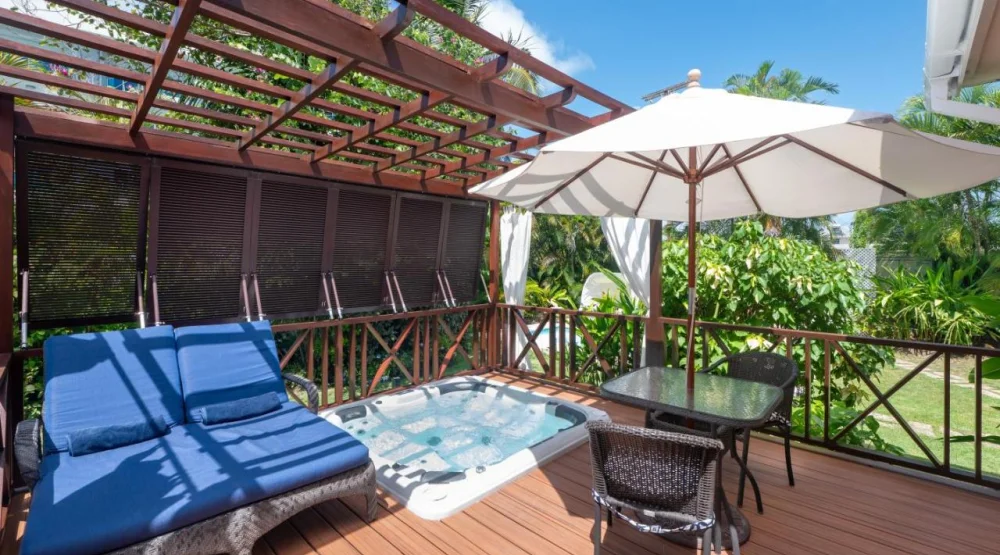 Garden Jr. Suite with Whirlpool at Little Arches Boutique Hotel