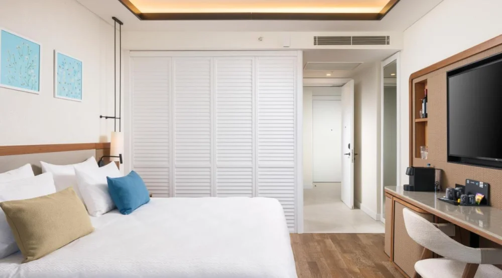 Deluxe Family Suite Sea View (family Zone) at Anda Barut Collection