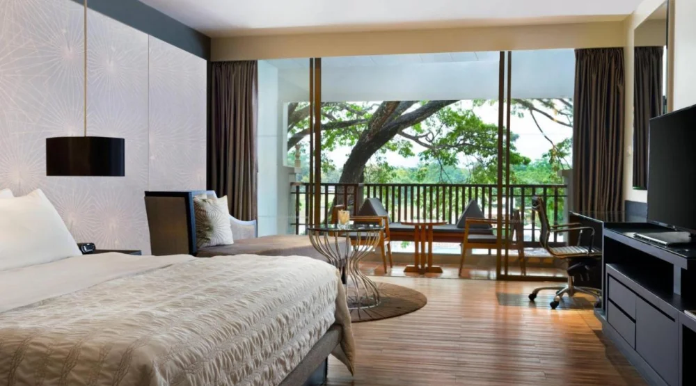 Deluxe Garden View, Guest Room, One King, Garden View, Balcony at Le Meridien Chiang Rai Resort