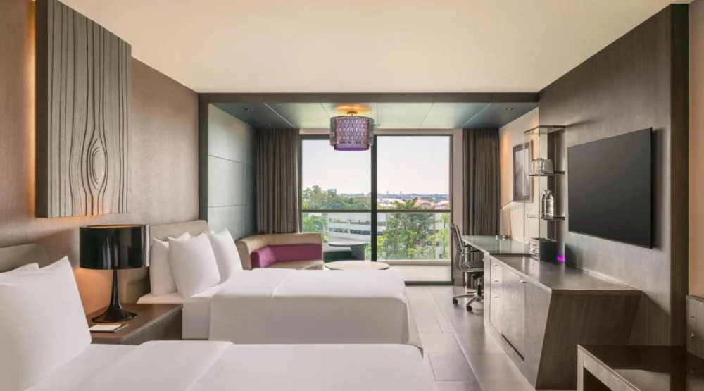 Deluxe Twin Room at Le Meridien Suvarnabhumi