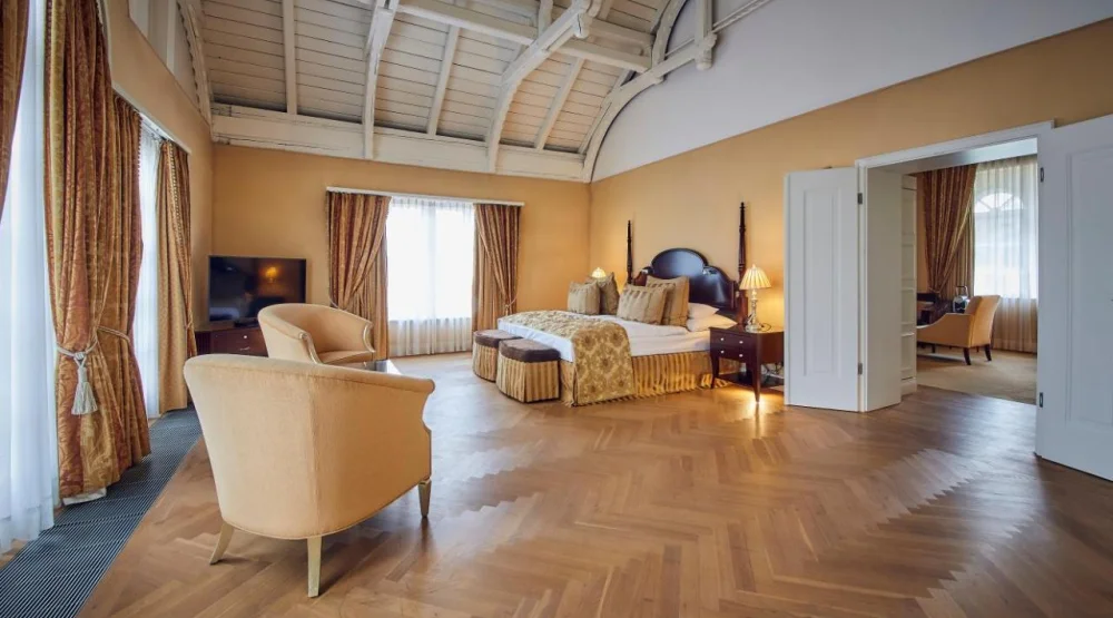 Romantic Suite with Sauna and Balcony at Falkensteiner Schlosshotel Velden