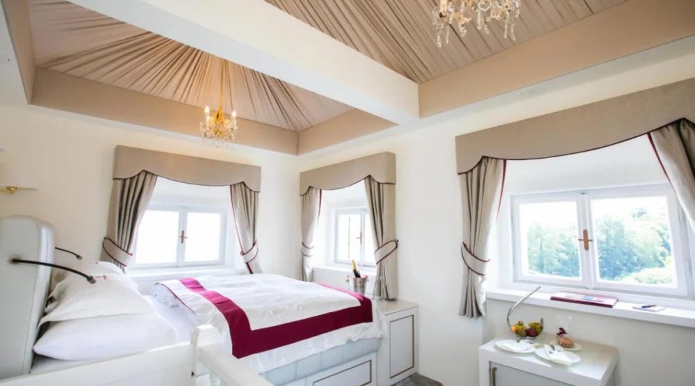 Tower Maisonette with Panoramic View at Hotel Schloss Monchstein