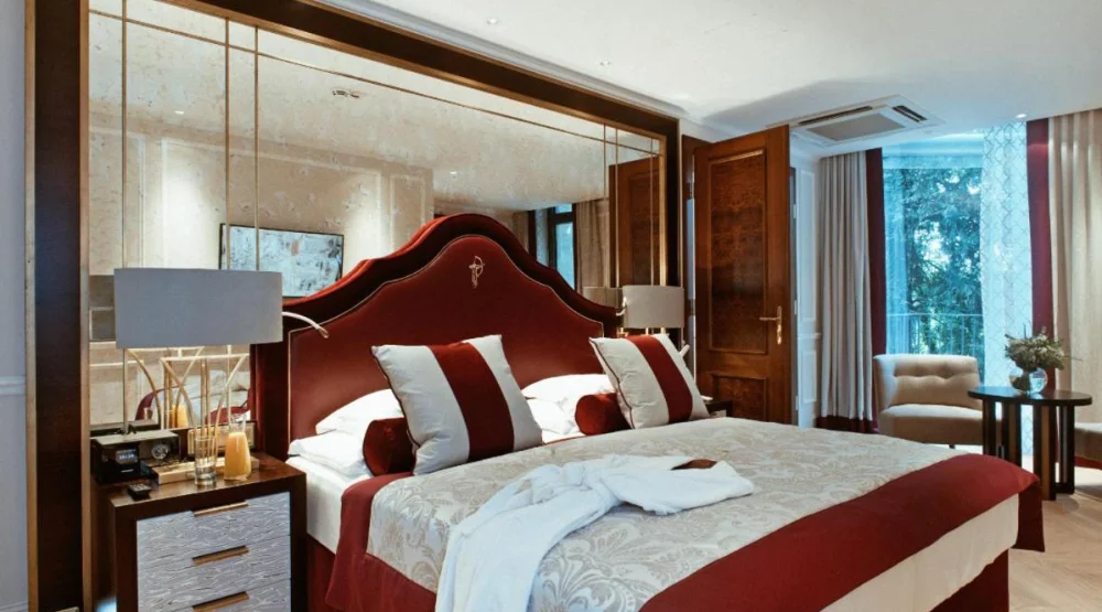 Deluxe Double Room with Garden View at Hotel Schloss Monchstein