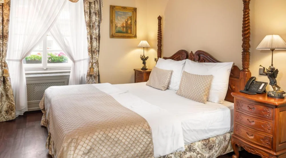 Deluxe Suite at Iron Gate Hotel & Suites