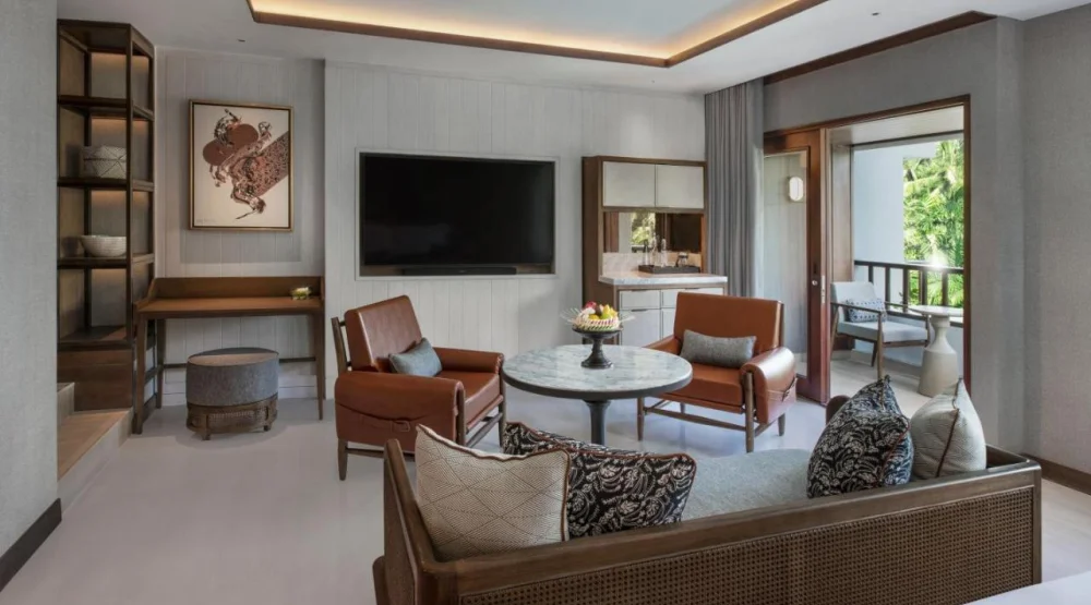 Deluxe Studio, Larger Guest Room, One King, Balcony at The Laguna Luxury Collection Resort & Spa