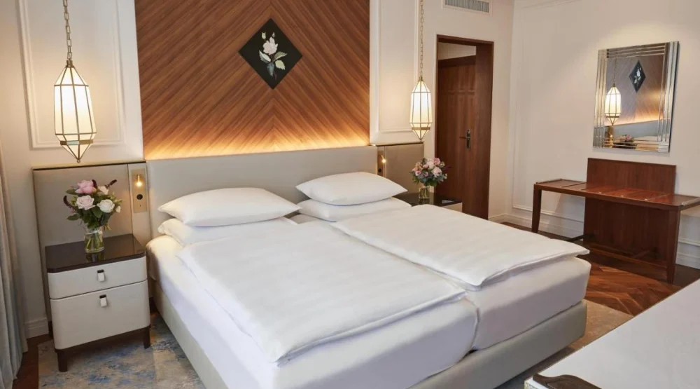 Signature Deluxe Room at Hotel Vier Jahreszeiten Kempinski Munchen