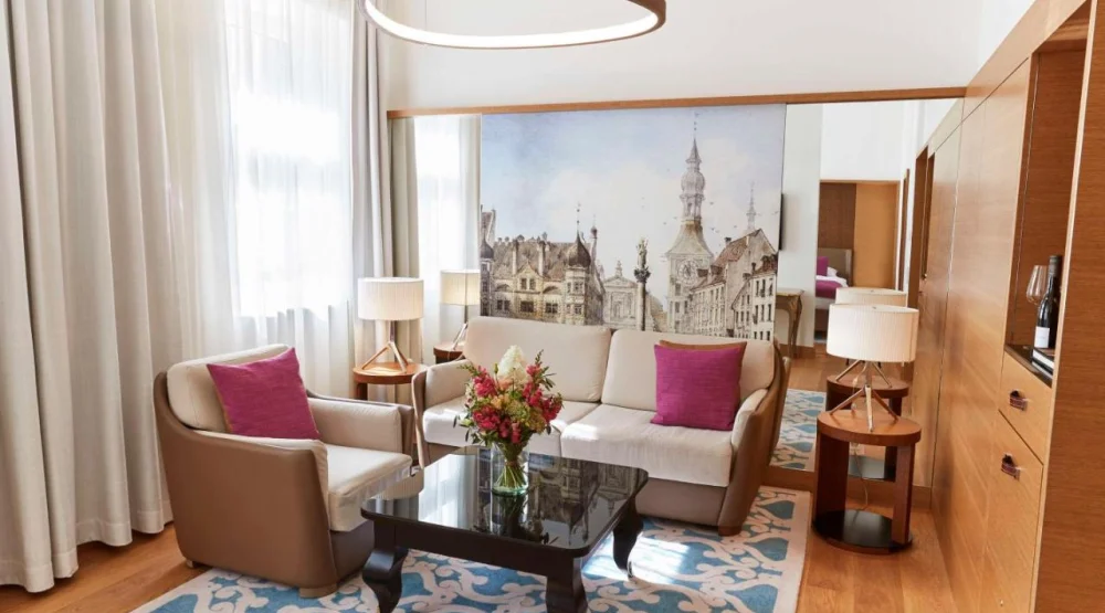 Deluxe Junior Suite at Hotel Vier Jahreszeiten Kempinski Munchen