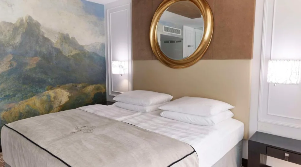 Premier Room at Hotel Vier Jahreszeiten Kempinski Munchen