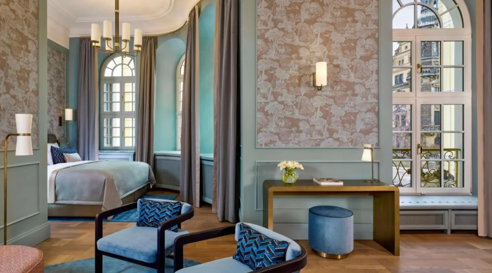 Junior Suite Castle View at Hotel Taschenbergpalais Kempinski