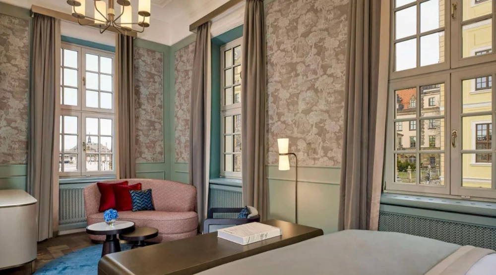 Palais View Room at Hotel Taschenbergpalais Kempinski