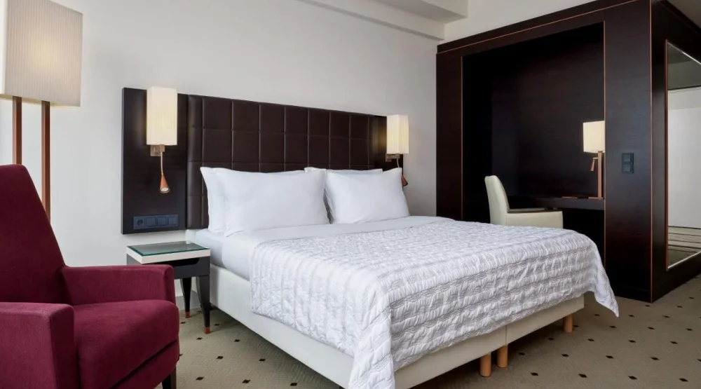 Superior King Room at Le Meridien Stuttgart