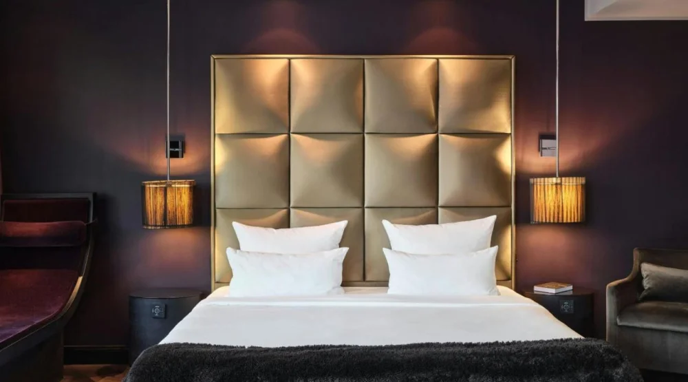 Deluxe King Room with City View at Roomers Frankfurt Central Autograph Collection