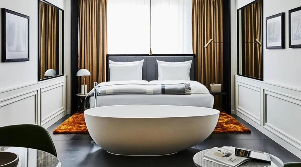 Premium Junior King Suite with Tub at Roomers Munich Autograph Collection