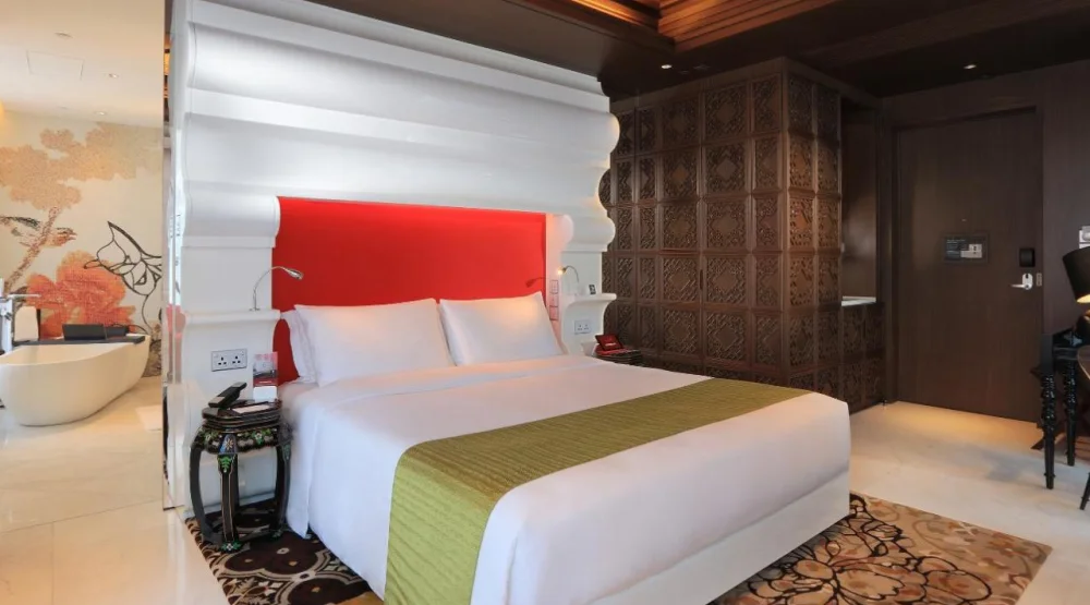 Half Moon Premier King Room with Partial Harbor View at Mira Moon