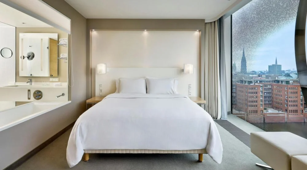 Deluxe, Guest Room, One King, City View, Partial Harbor View at The Westin Hamburg Elbphilharmonie