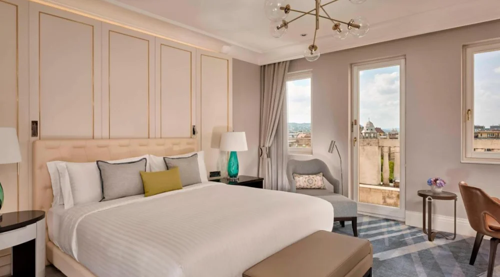 Club King Room at Al Habtoor Palace Budapest