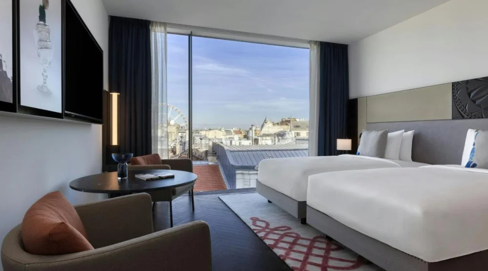 Contemporary Twin Room with Two Twin Beds and Street View at Dorothea Hotel Budapest Autograph Collection