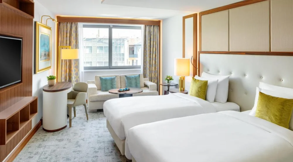 Corvinus Fashion Street View Twin Room at Kempinski Hotel Corvinus Budapest